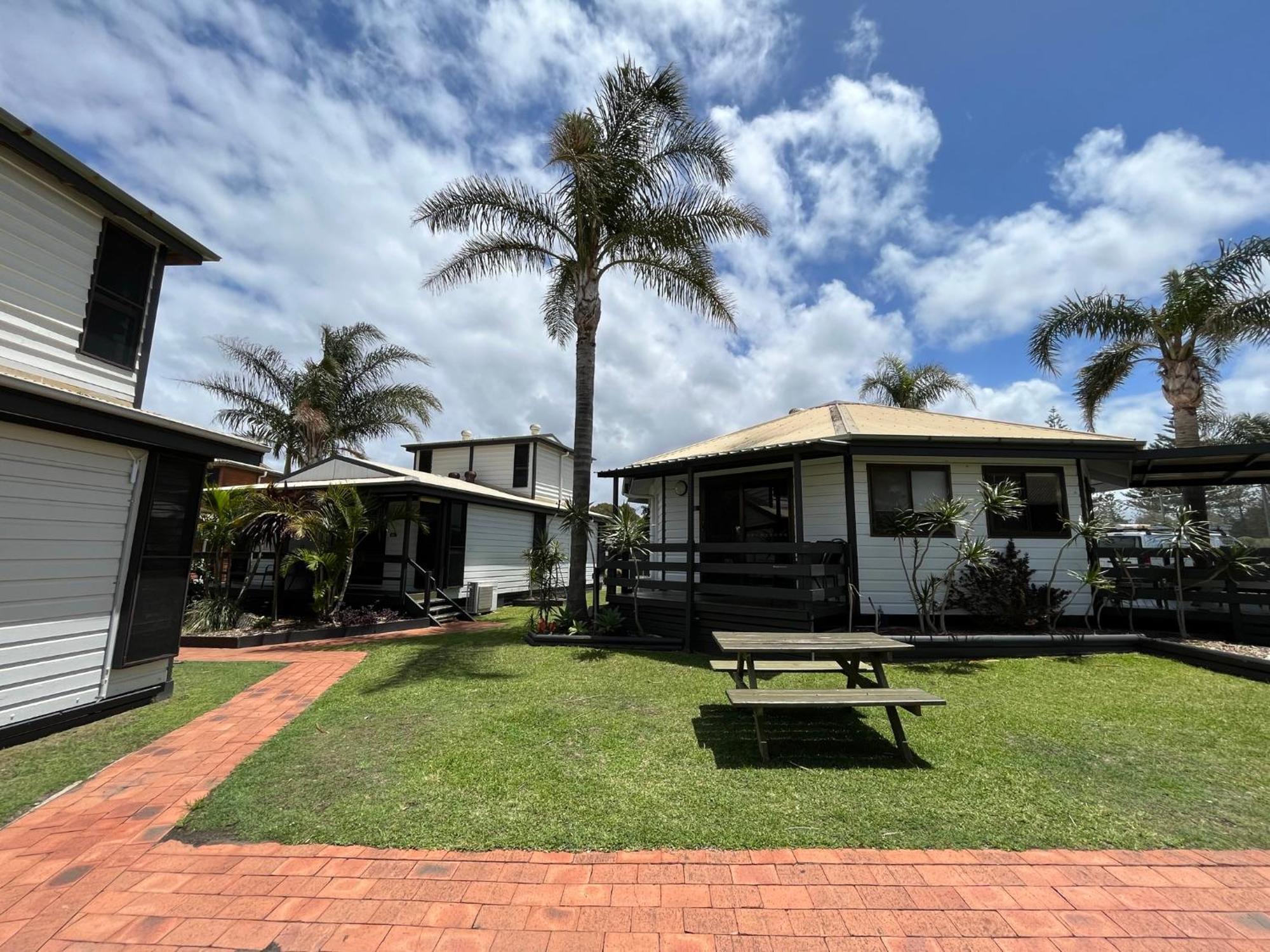 Shelly Beach Holiday Park Entrance Exterior photo